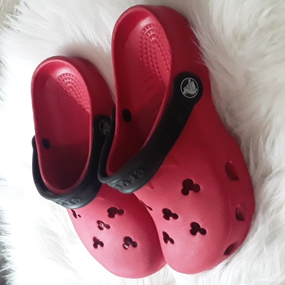 Kid's Crocs - Picture 2 of 7